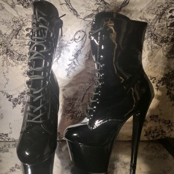 Super Sexy Black Patent Lace Up Shiny Stiletto Boots SMALL WOMAN SZ 5 - Picture 3 of 5